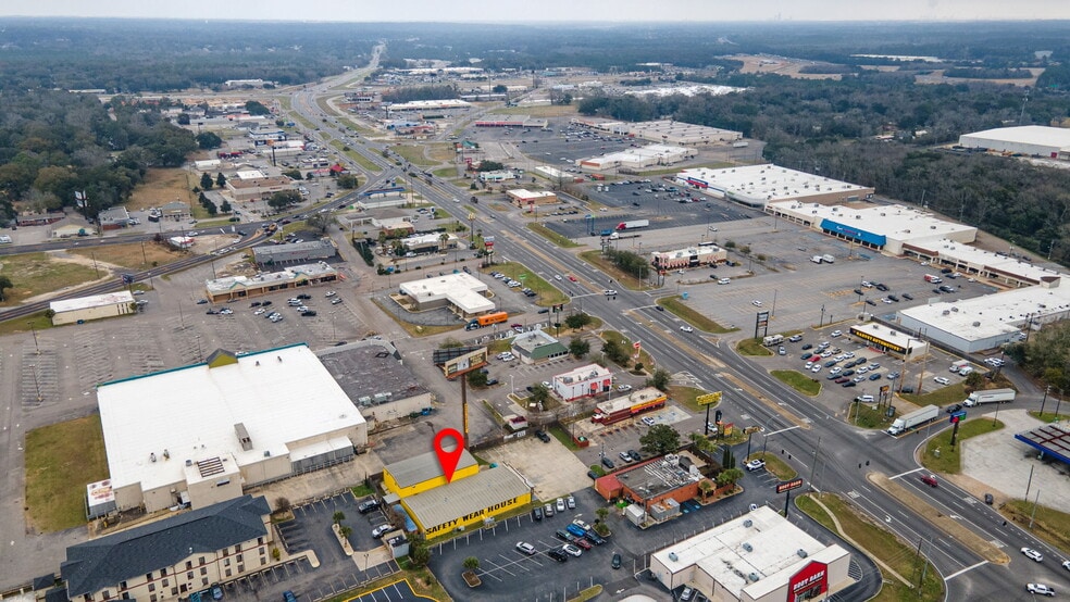 More Photos Of 5450 Highway 90 W, Mobile General Retail For Sale