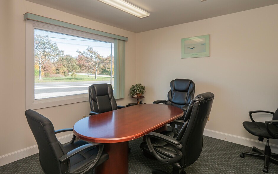 More Photos Of 1120 Aquidneck Ave, Middletown Office For Sale