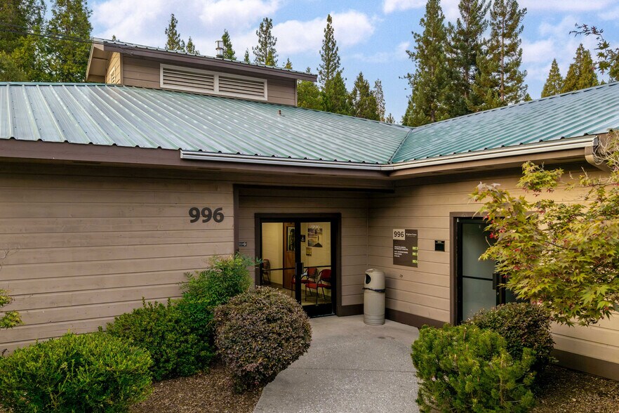 More Photos Of 944 McCourtney Rd, Grass Valley Unknown For Lease