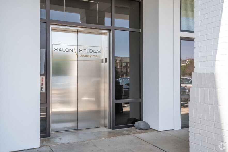 More Photos Of 1745 Peachtree St NE, Atlanta Storefront Retail Office For Lease