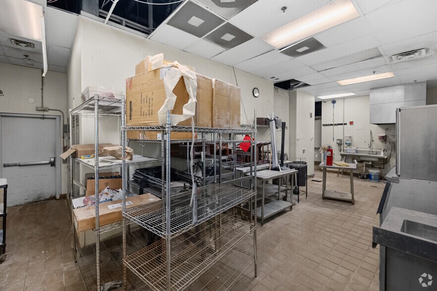 More Photos Of 2200 N Westmoreland St, Arlington Multifamily For Sale