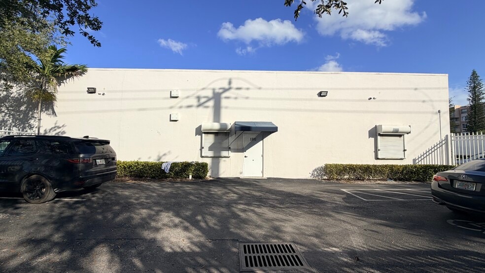 More Photos Of 1801 NE 149th St, Miami Warehouse For Lease