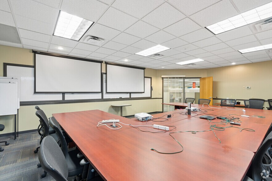 More Photos Of 5050 Old Collinsville Rd, Swansea Office For Sale