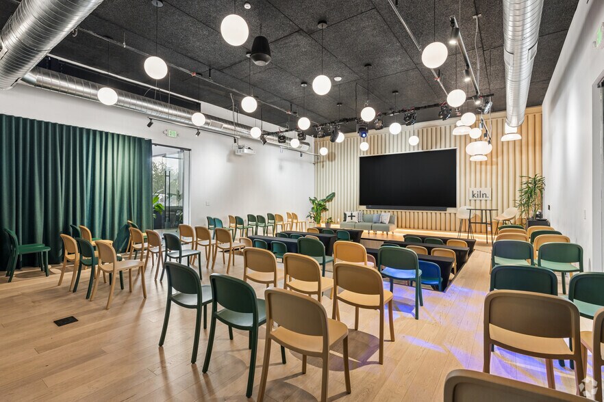 More Photos Of 1575 River Rd, St George Coworking Space