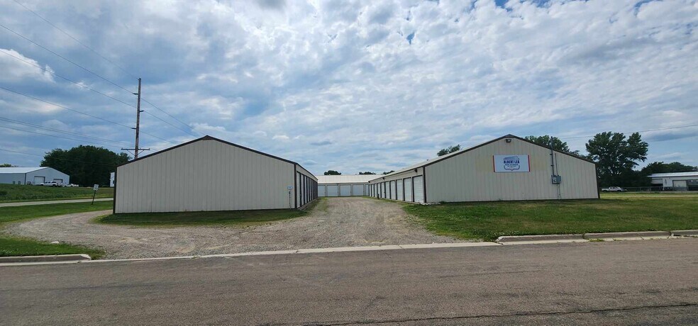 More Photos Of 301 E Rezin Ave, Albert Lea Self Storage For Sale