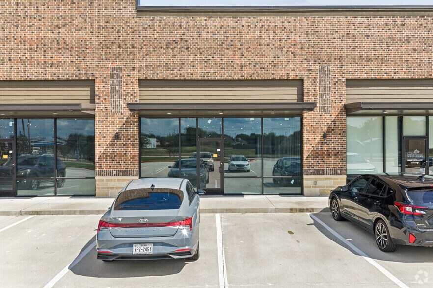More Photos Of 5149 Reading Rd, Rosenberg Storefront For Sale