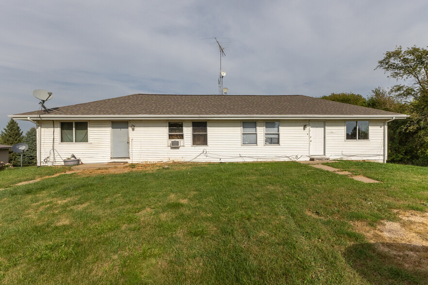 Primary Photo Of 16792 Clay Hill Rd, Dubuque Apartments For Sale