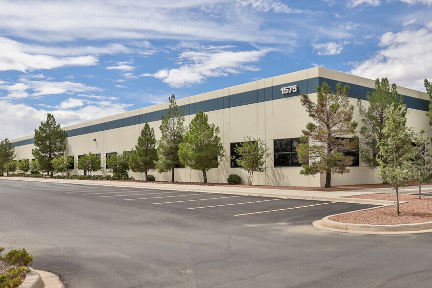 More Photos Of 1575 N Resler Dr, El Paso Medical For Lease