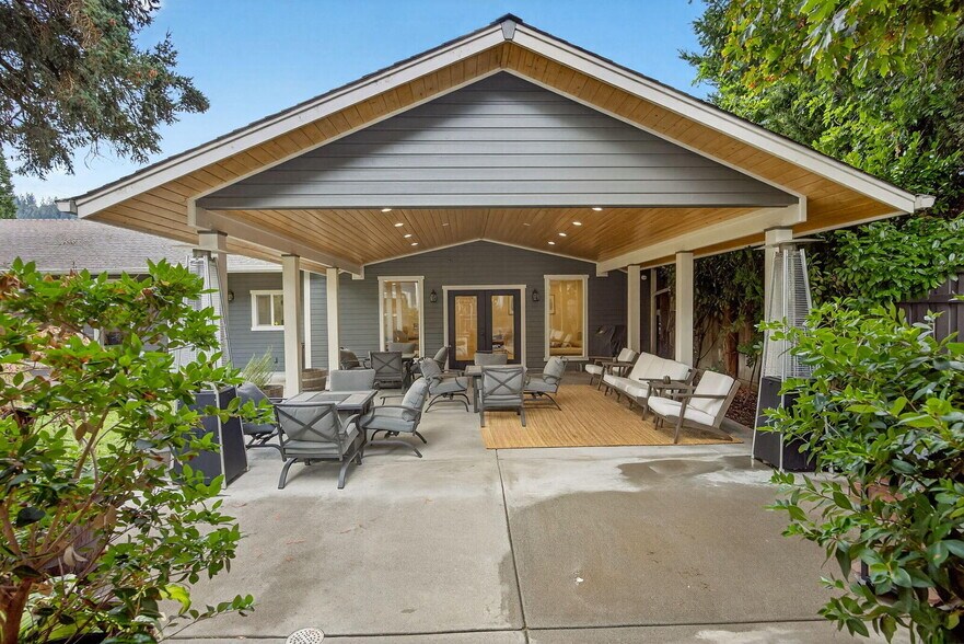 More Photos Of 111 Cedar St, Rogue River Office Residential For Sale