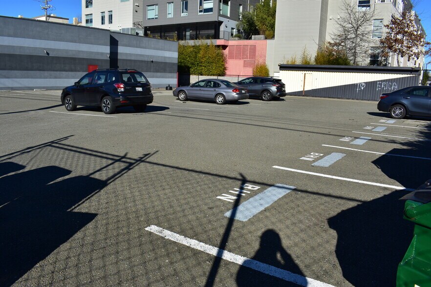 More Photos Of 6460 Hollis St, Emeryville Research And Development For Lease