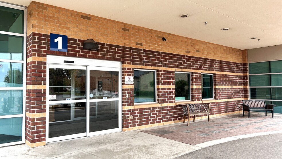 More Photos Of 208 Columbus St, Hicksville Hospital For Sale