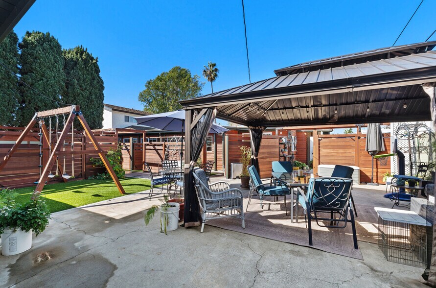 More Photos Of 20292 Riverside Dr, Newport Beach Specialty For Sale