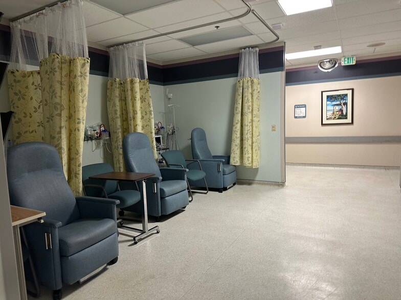More Photos Of 1310 SE West Star Ave, Port Saint Lucie Hospital For Lease
