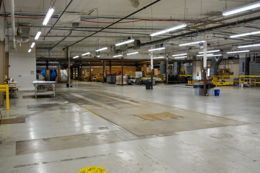 More Photos Of 888 Dayton St, Yellow Springs Warehouse For Lease