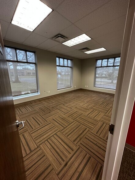More Photos Of 110 Marcus Blvd, Hauppauge Office For Lease
