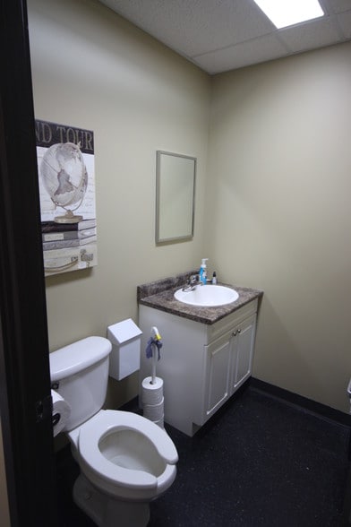 More Photos Of 11230 119th St NW, Edmonton Light Distribution For Lease