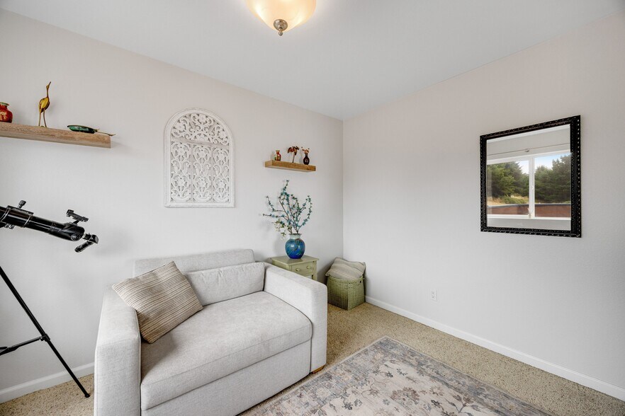 More Photos Of 129 Lower Pacific Dr, Whitethorn General Retail For Sale