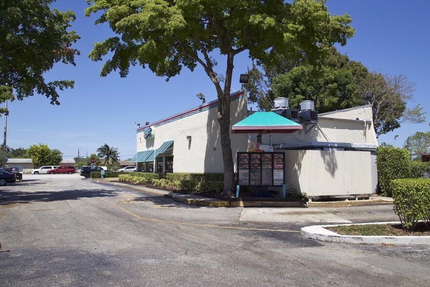 More Photos Of 750 W Sample Rd, Pompano Beach Fast Food For Lease