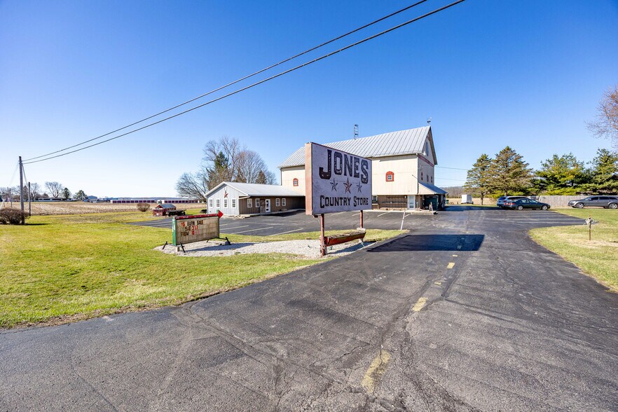 More Photos Of 8724 US Highway 68 N, West Liberty General Retail For Sale