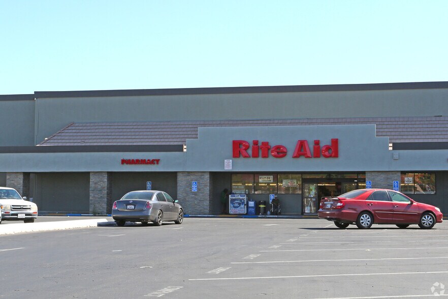 More Photos Of 1136-1230 W Main St, Merced Unknown For Lease