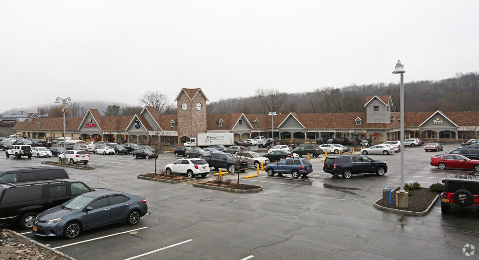 More Photos Of 711-747 Bedford Rd, Bedford Hills Unknown For Lease