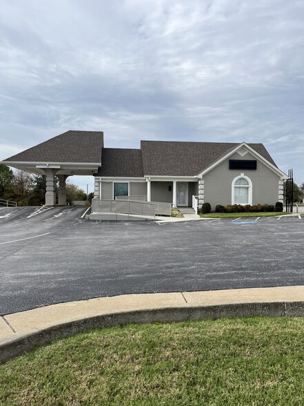 Primary Photo Of 910 S Main St, Franklin General Retail For Lease