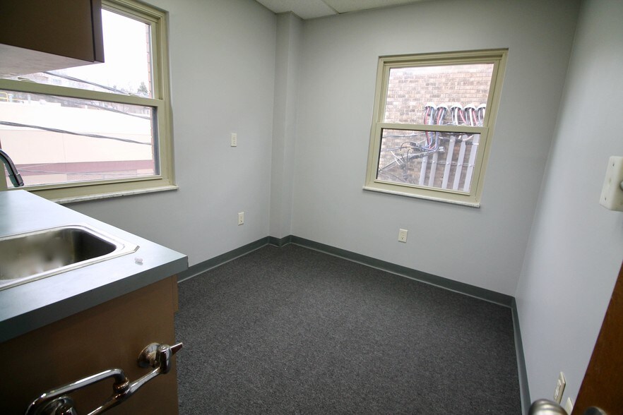 More Photos Of 1900 Murray Ave, Pittsburgh Office For Lease