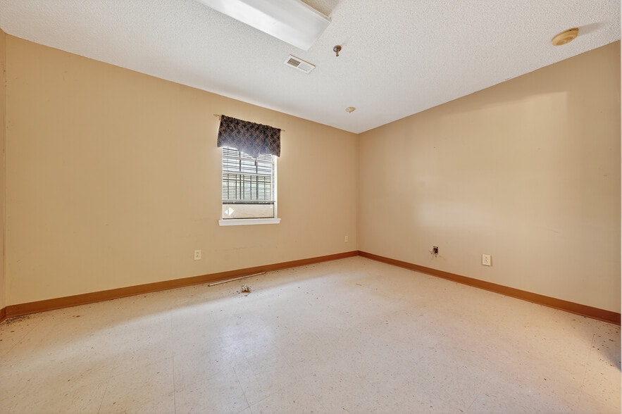 More Photos Of 1324-1325 Highway 195, Jasper Assisted Living For Sale