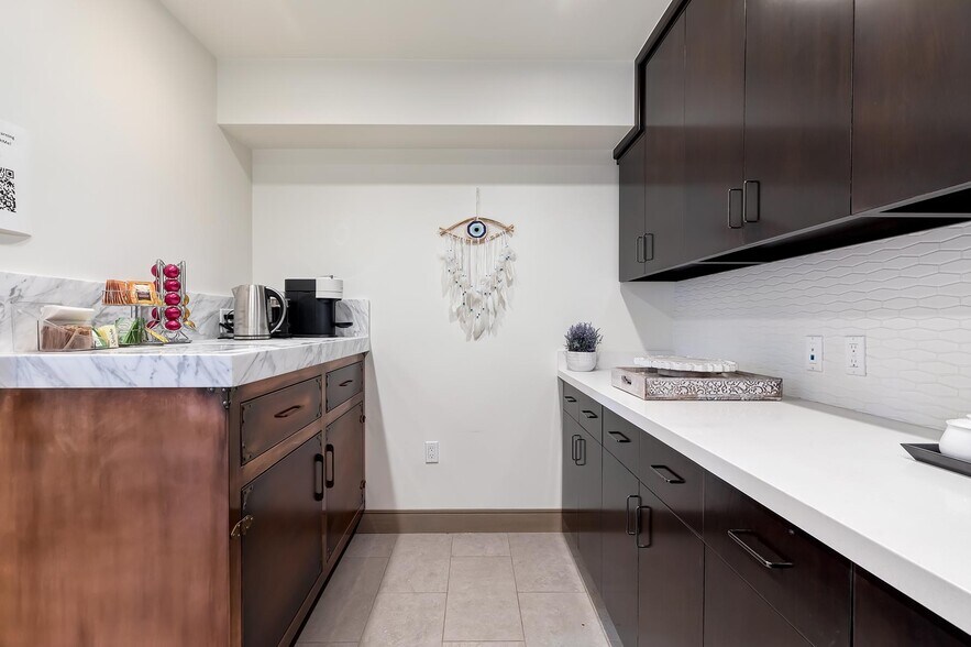 More Photos Of 729 Montana Ave, Santa Monica Office For Lease