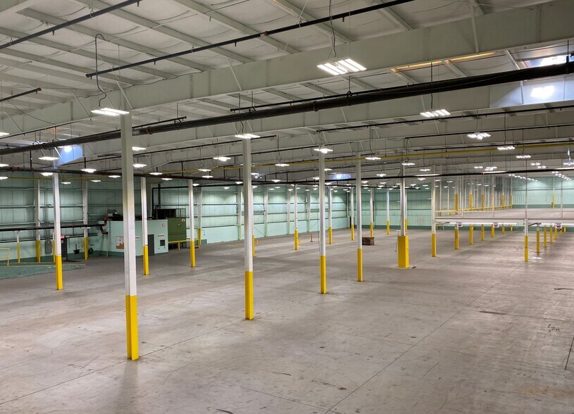 More Photos Of 215 Moody Rd, Enfield Manufacturing For Lease