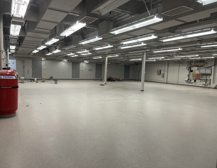 More Photos Of 2160 Las Palmas Dr, Carlsbad Manufacturing For Lease