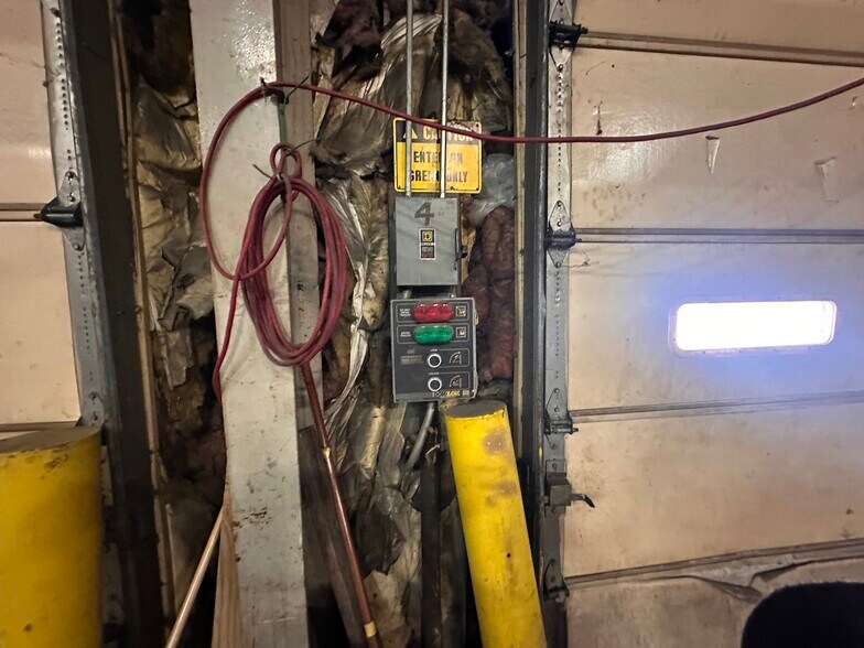 More Photos Of 429 E Grove St, Greenville Industrial For Sale