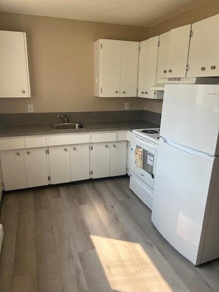 More Photos Of 11925 101st St NW, Edmonton Apartments For Sale