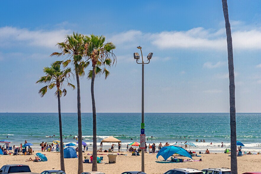 More Photos Of 2212 W Oceanfront, Newport Beach Multifamily For Sale