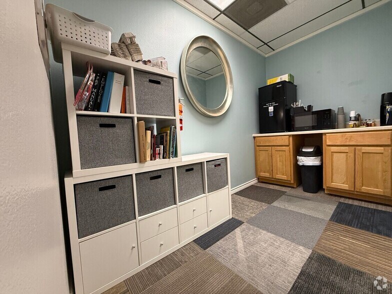 More Photos Of 116 S US Highway 281, Marble Falls Office For Lease