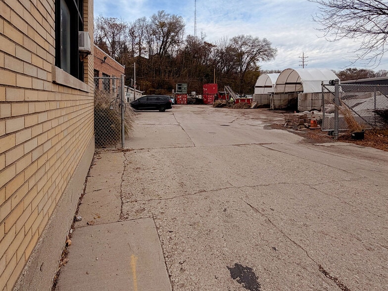 More Photos Of 5420 W State St, Milwaukee Distribution For Lease