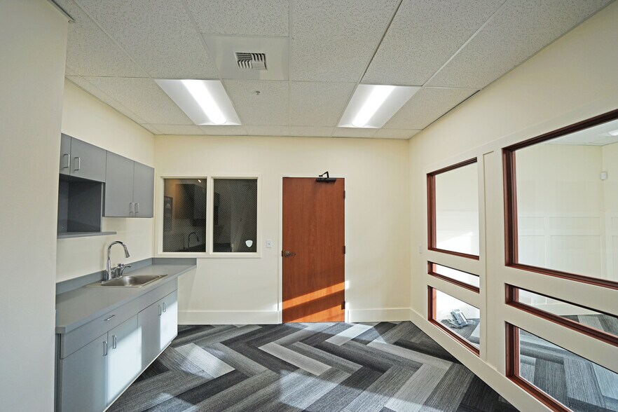 More Photos Of 1200 Chesterly Dr, Yakima Office For Lease