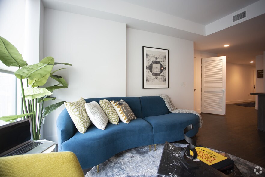 More Photos Of 700 W 9th St, Los Angeles Apartments For Lease