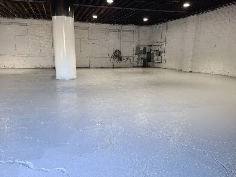 More Photos Of 286-294 Hamilton Ave, Brooklyn Warehouse For Lease
