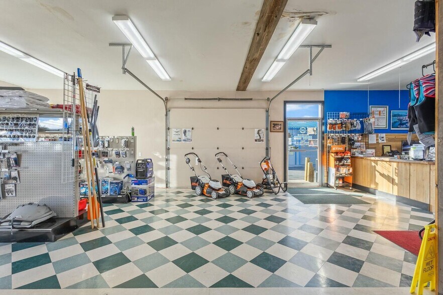 More Photos Of 1810 SW Highway 97, Madras Auto Dealership For Sale
