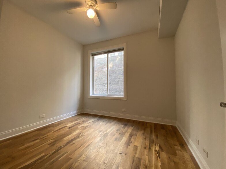 More Photos Of 4401-4403 N Clark St, Chicago Apartments For Lease