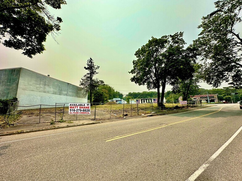 More Photos Of 449 E Jericho Tpke, Huntington Station Land For Sale