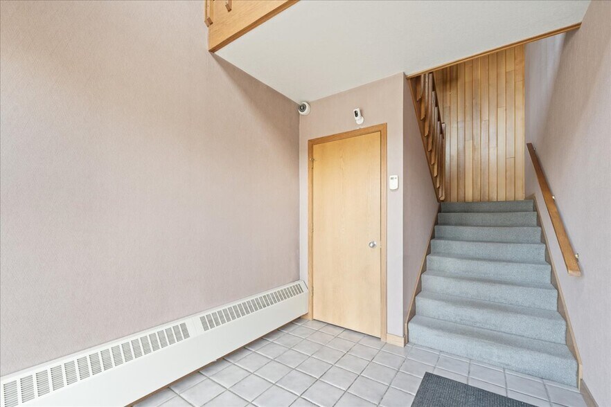 More Photos Of 980 Deere St, Fairbanks Warehouse For Sale
