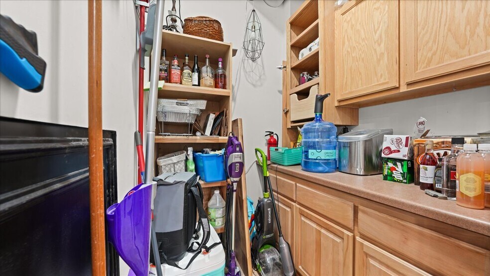 More Photos Of 307 N Washington St, Melrose Warehouse For Sale