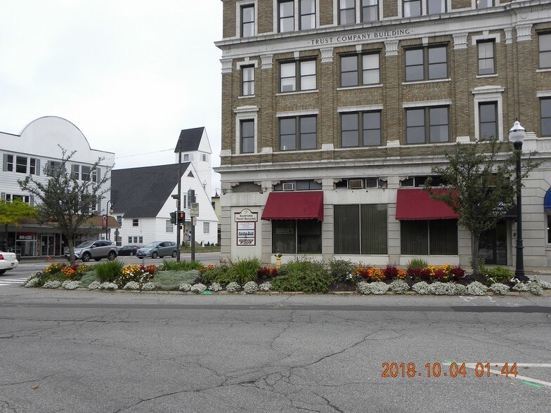 More Photos Of 4 Washington St, Sanford Office For Sale