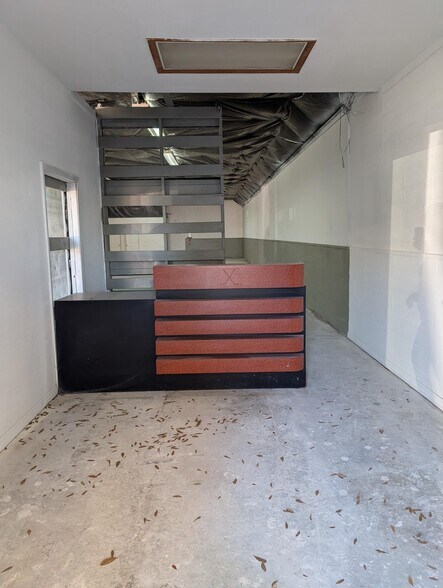 More Photos Of 10905 S US Highway 41, Gibsonton Unknown For Lease
