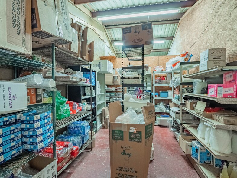 More Photos Of 424 N Texas St, De Leon Restaurant For Sale