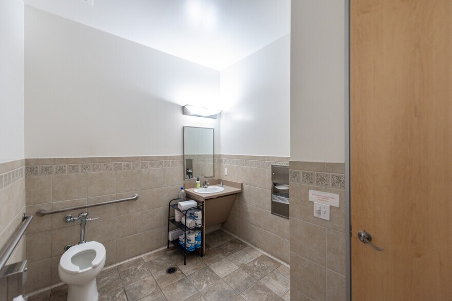 More Photos Of 8925 Research Dr, Irvine Office For Lease