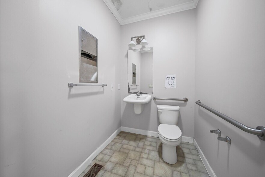 More Photos Of 315 Sutherland Ave, Monroe Loft Creative Space For Sale