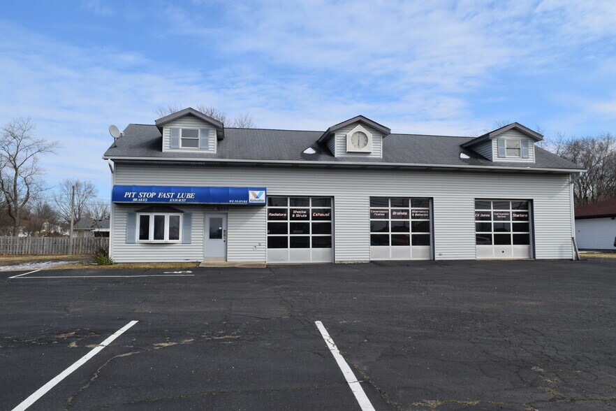Primary Photo Of 9360 State Route 43, Streetsboro Auto Repair For Sale